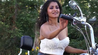 Surat Village House Wife Outdoor Blowjob Mms