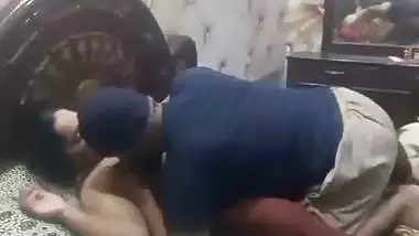Cheater bhabhi keeps camera before having sex with lover