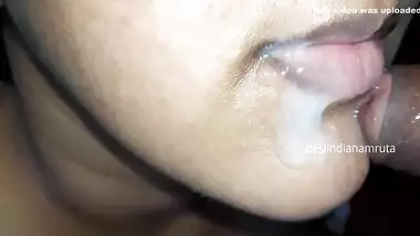 Desi Cute Indian Bhabhi Gets Massive Cumshot In Beautiful Mouth & Lip From Her Devars Cock !!