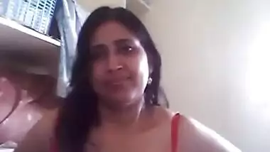 Huge Indian knockers are the first thing that MILF shows in porn video