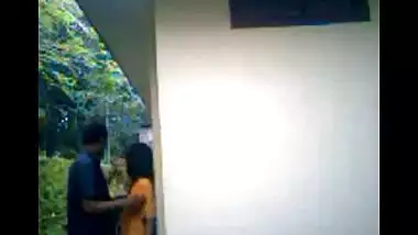 Hindi sex desi porn video of sexy Indian wife Chhavi with neighbor