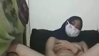 Slutty desi bhabi aunty open XXX cam and show pussy for lover