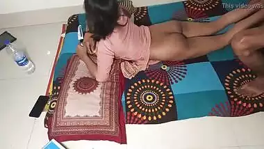Drop-dead gorgeous Desi hottie willingly fucks her bro in MMS clip