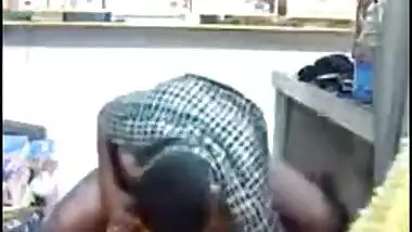 Pron video of a desi girl fucking her boss in the grocery shop