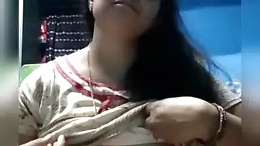 Today Exclusive- Desi Bhabhi Showing Her Big Boos To Lover On Video Call Part 4