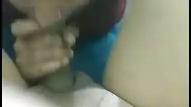 Desi maid blowing dick MMS video