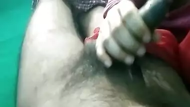 Pooja Ne Aaj Lund Ki Mutthi Maari Or Saara Maal Pi Gyi