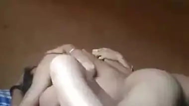 Slim Desi wench enjoys hardcore XXX session with dude in MMS video