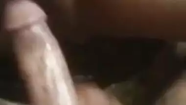 Boy makes Desi MILF happy and satisfied in XXX way in the MMS video