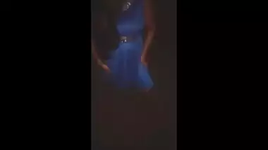 Desi aunty showing her pussy