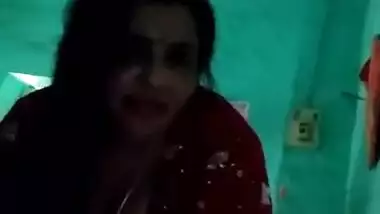 Desi Bhabhi Blowjob and Ridding Dick