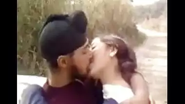 Indian porn videos Exclusive : punjabi girl outdoor sex with lover