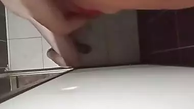 Folle En El Bano Cuando Estaban Nuestros Amigos Alado Del Cuarto With Lana Rhoades, Mia Khalifa And Brandi Love